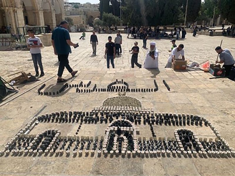 مثال على الفنّ كلغة دفاعية